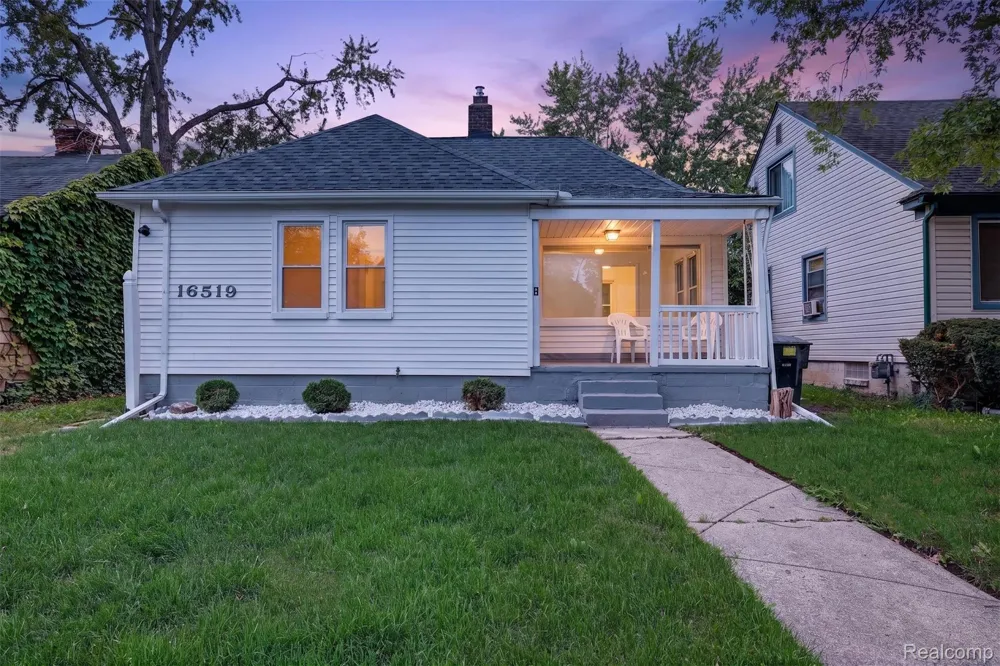 16519 Stahelin Avenue Detroit City, MI 48219
