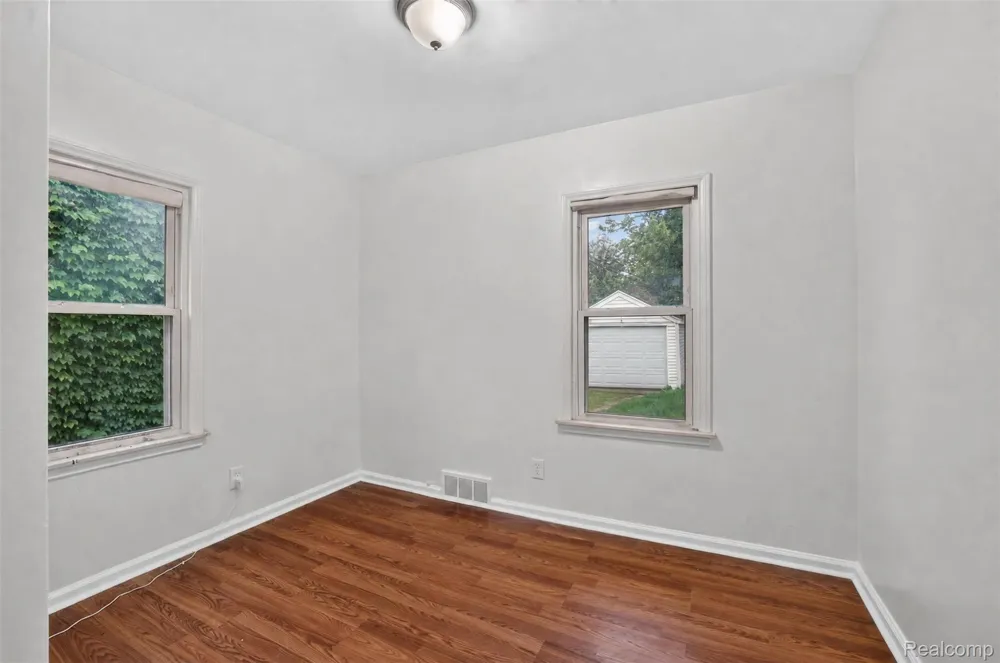 16519 Stahelin Avenue Detroit City, MI 48219