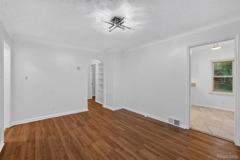 16519 Stahelin Avenue Detroit City, MI 48219