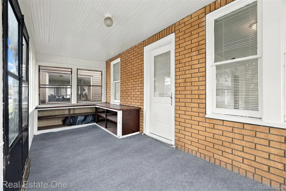 36 W Broadway Street Ecorse City, MI 48229
