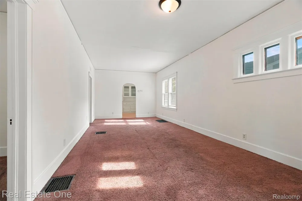 36 W Broadway Street Ecorse City, MI 48229