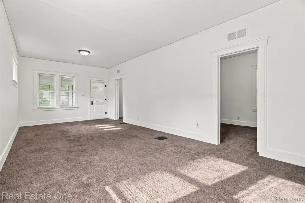 36 W Broadway Street Ecorse City, MI 48229