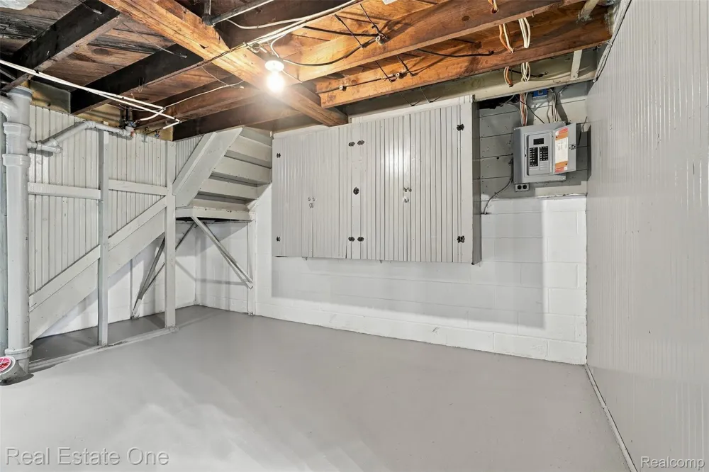 36 W Broadway Street Ecorse City, MI 48229