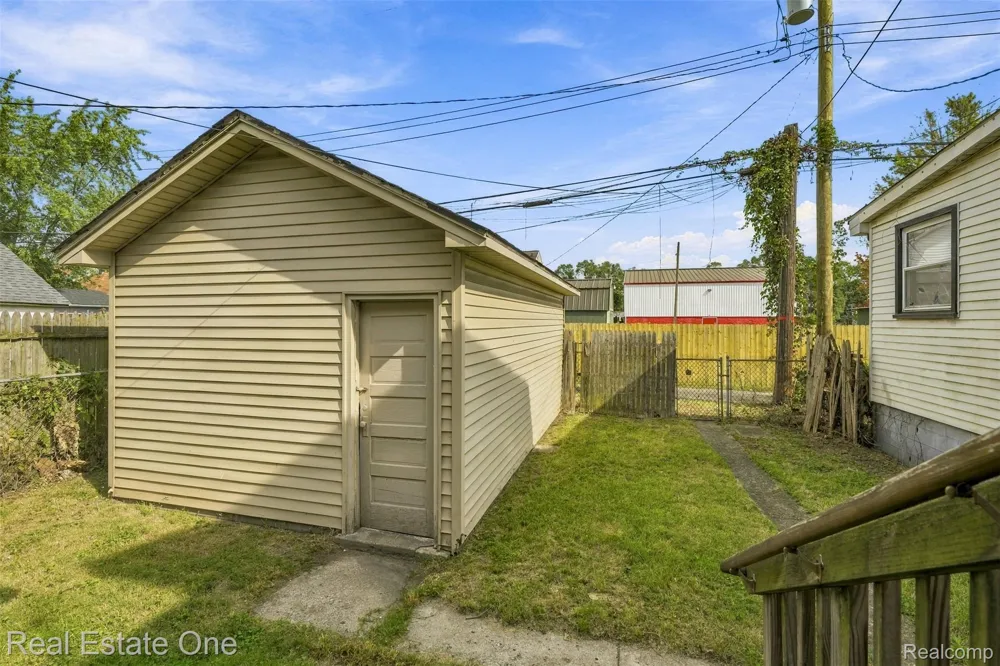 36 W Broadway Street Ecorse City, MI 48229