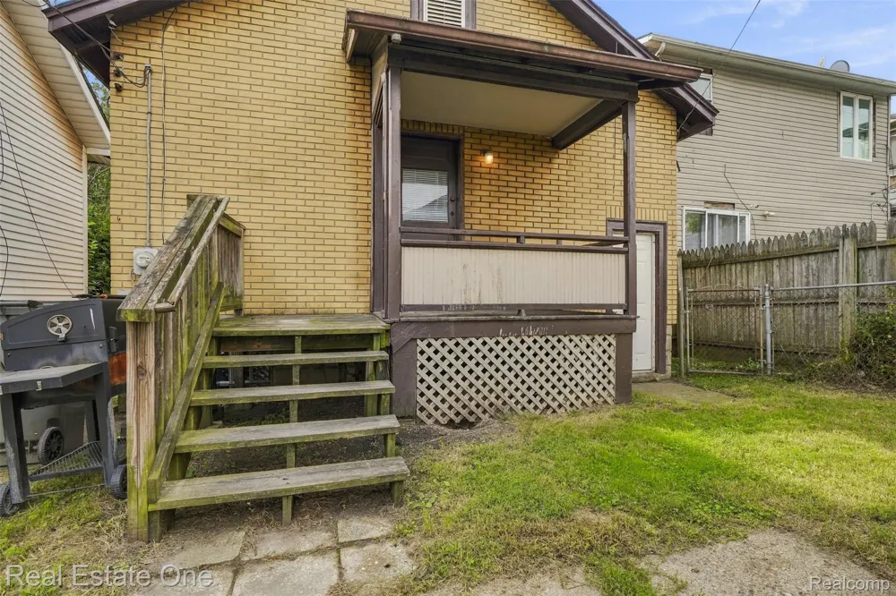36 W Broadway Street Ecorse City, MI 48229