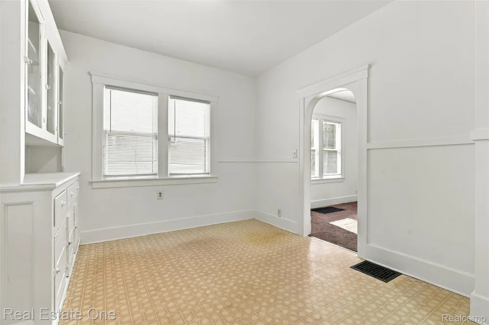 36 W Broadway Street Ecorse City, MI 48229
