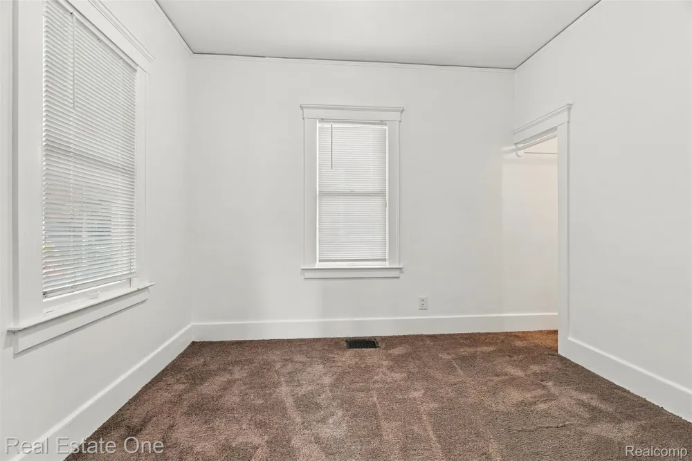 36 W Broadway Street Ecorse City, MI 48229