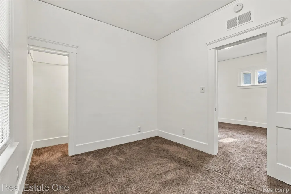 36 W Broadway Street Ecorse City, MI 48229