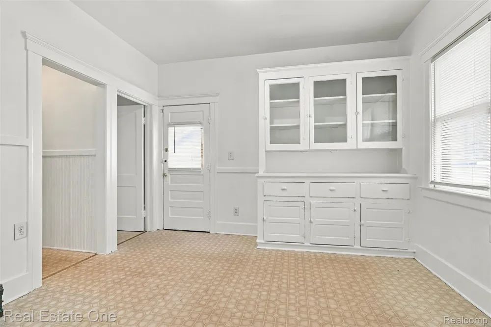 36 W Broadway Street Ecorse City, MI 48229