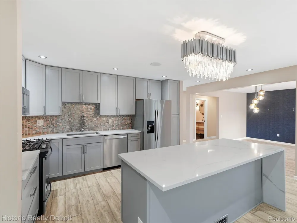 2077 Hyde Park Drive Detroit City, MI 48207
