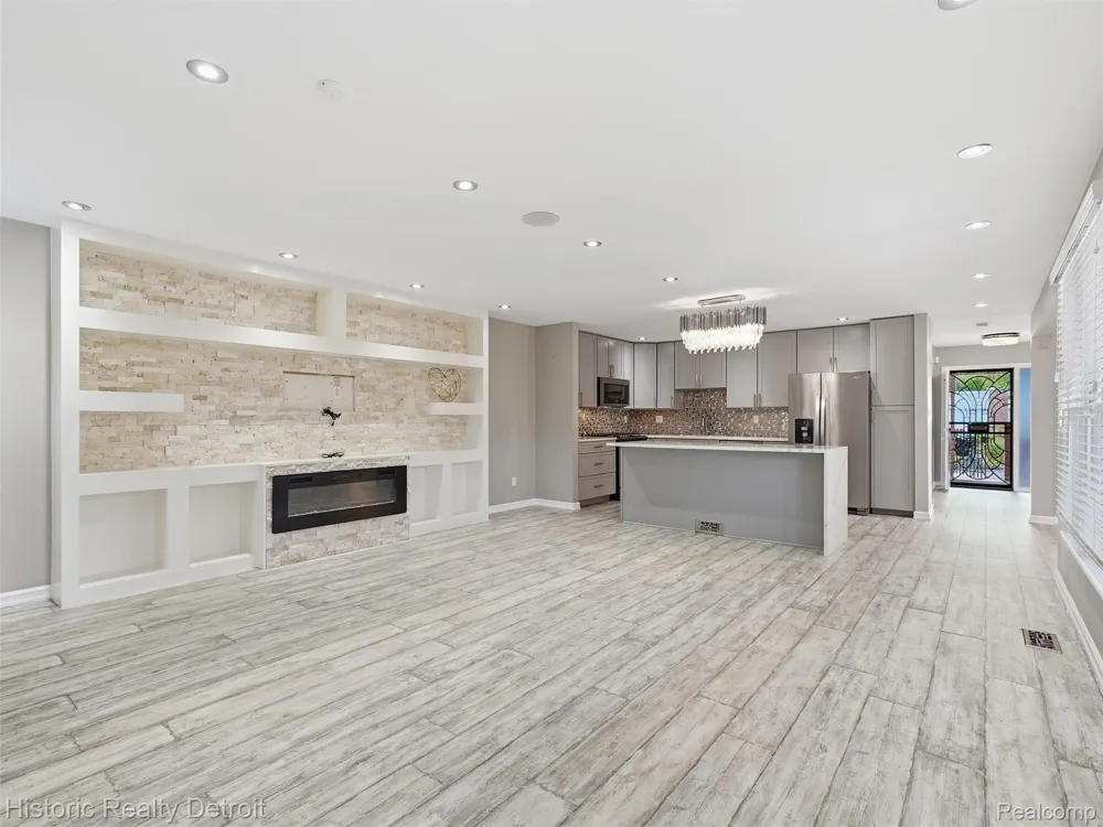 2077 Hyde Park Drive Detroit City, MI 48207