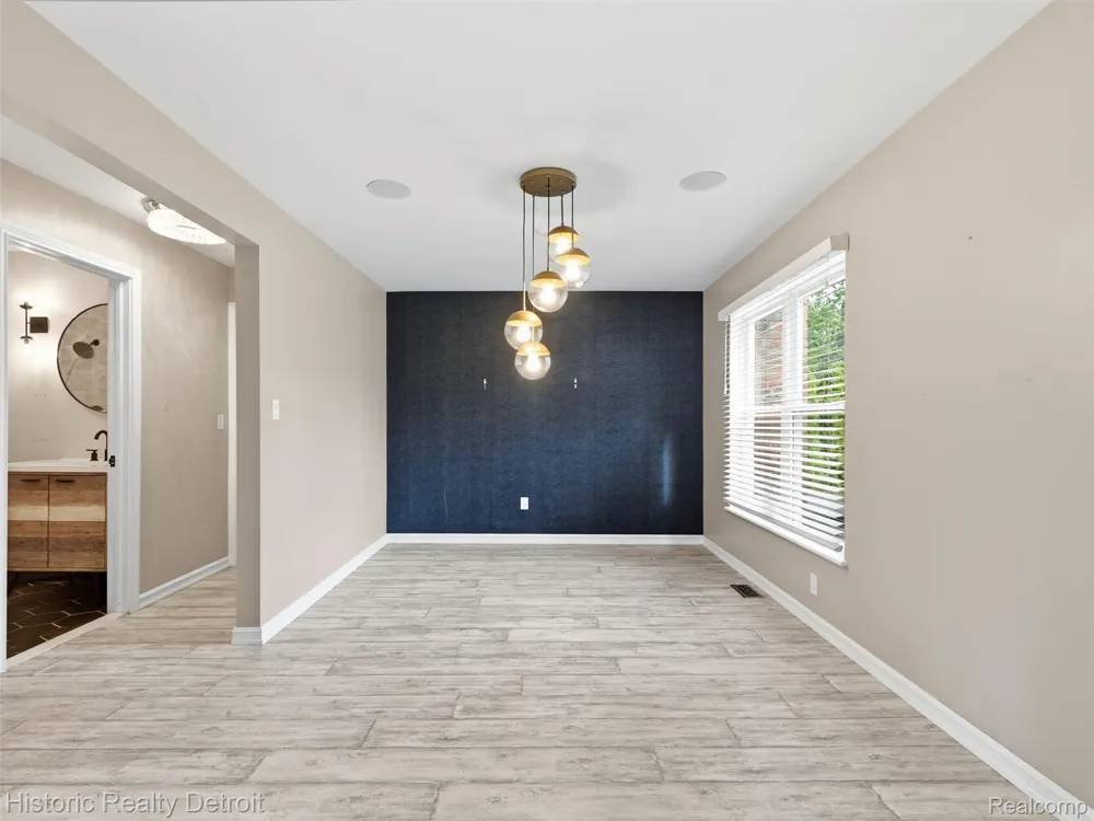 2077 Hyde Park Drive Detroit City, MI 48207