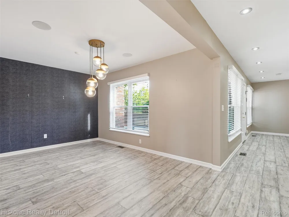 2077 Hyde Park Drive Detroit City, MI 48207