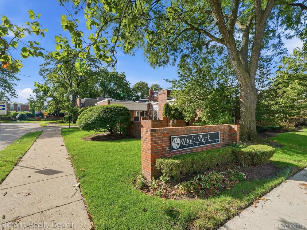 2077 Hyde Park Drive Detroit City, MI 48207