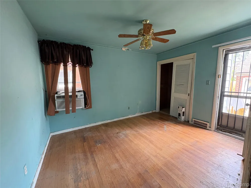 19346 Westphalia Street Detroit City, MI 48205