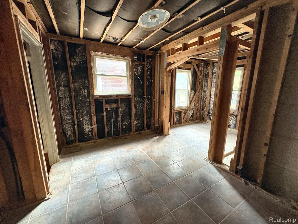 19346 Westphalia Street Detroit City, MI 48205