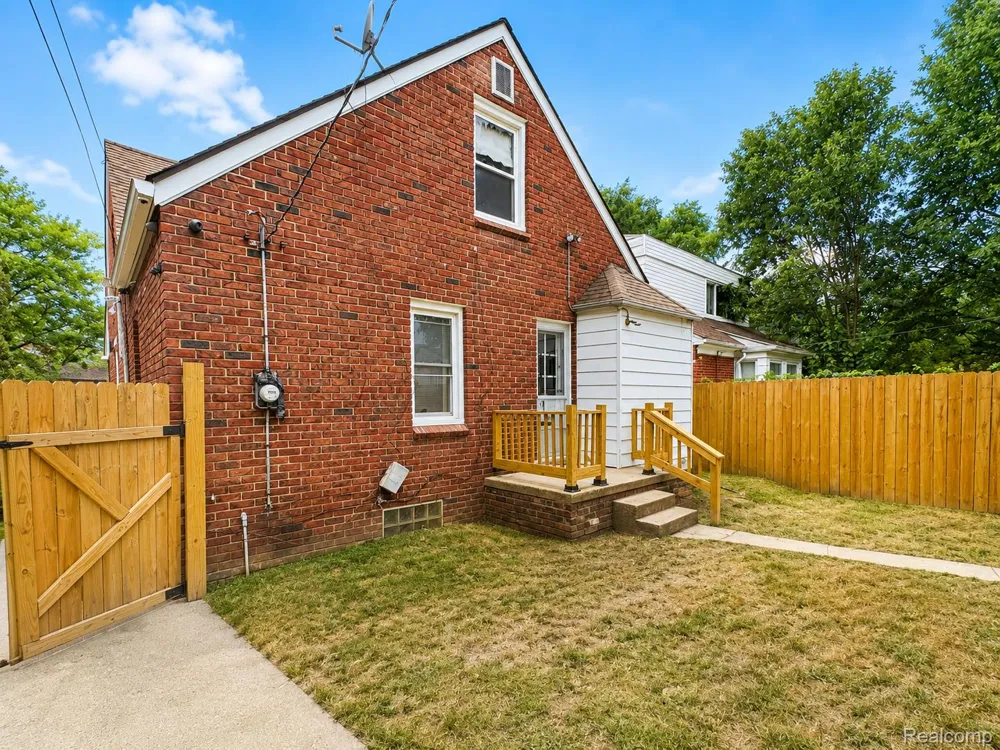 19346 Westphalia Street Detroit City, MI 48205