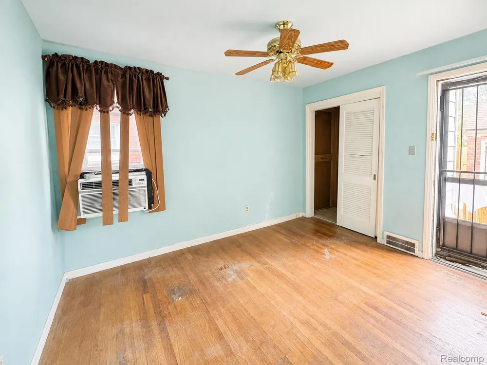 19346 Westphalia Street Detroit City, MI 48205