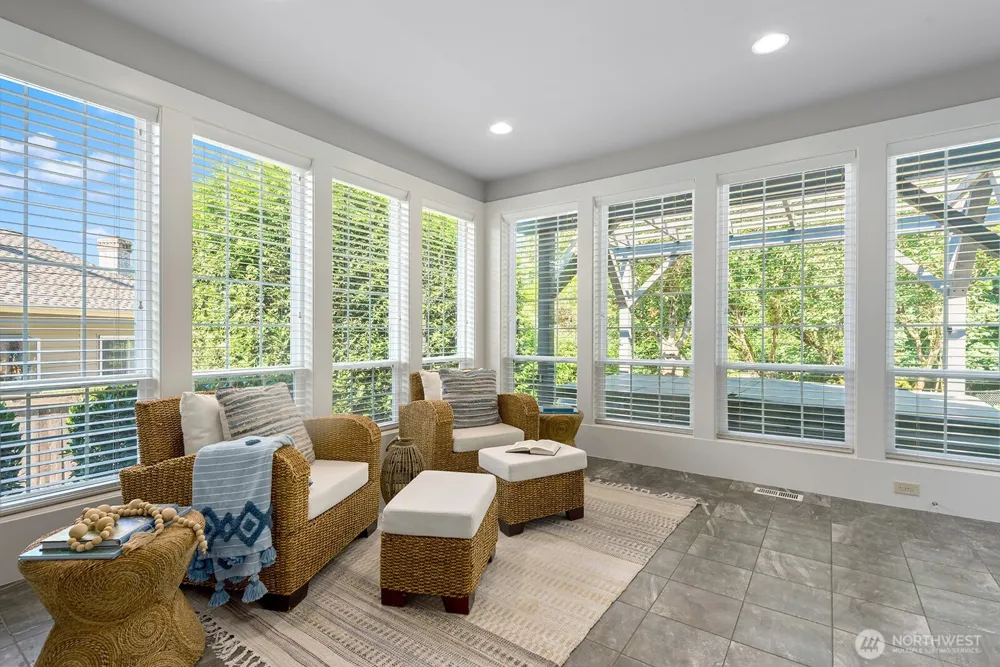 4834 118th Avenue NE Kirkland, WA 98033
