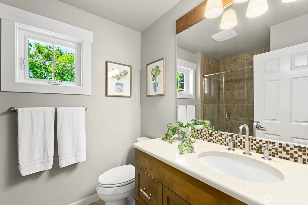 4834 118th Avenue NE Kirkland, WA 98033