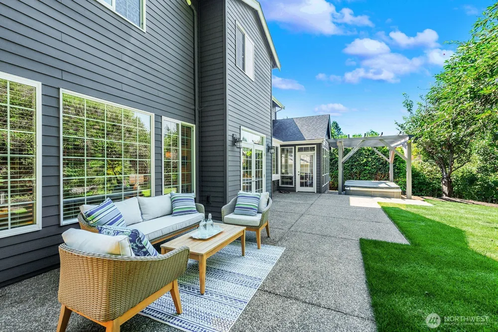 4834 118th Avenue NE Kirkland, WA 98033