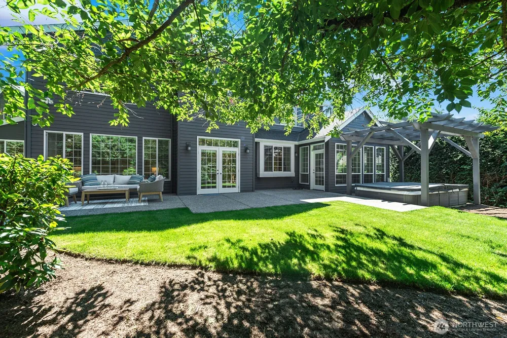 4834 118th Avenue NE Kirkland, WA 98033