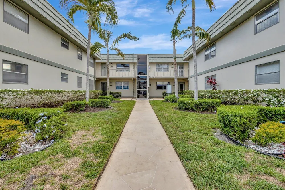 637 Monaco Court Delray Beach, FL 33446