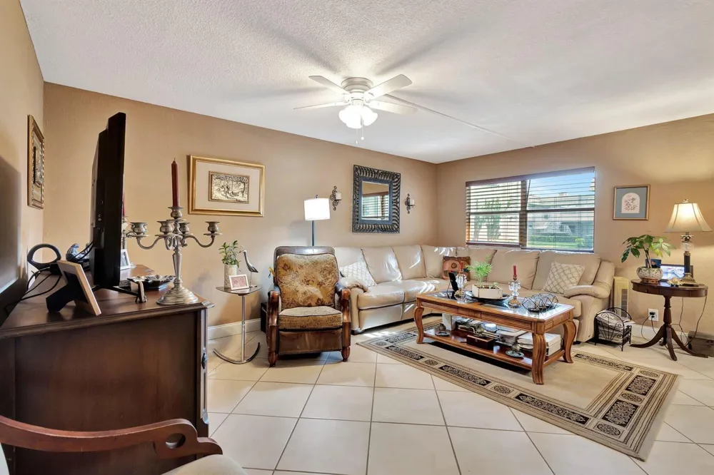 637 Monaco Court Delray Beach, FL 33446