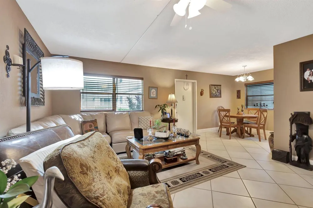 637 Monaco Court Delray Beach, FL 33446