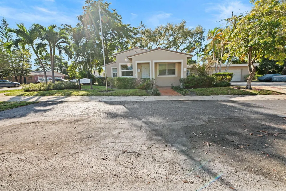 1901 SE 4TH AVENUE Fort Lauderdale, FL 33316
