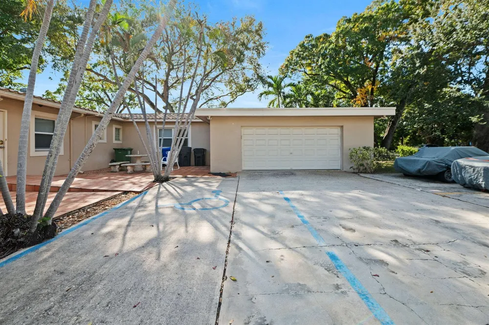 1901 SE 4TH AVENUE Fort Lauderdale, FL 33316