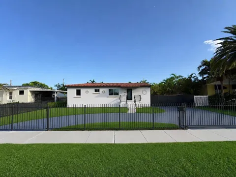 8260 SW 27th Ter