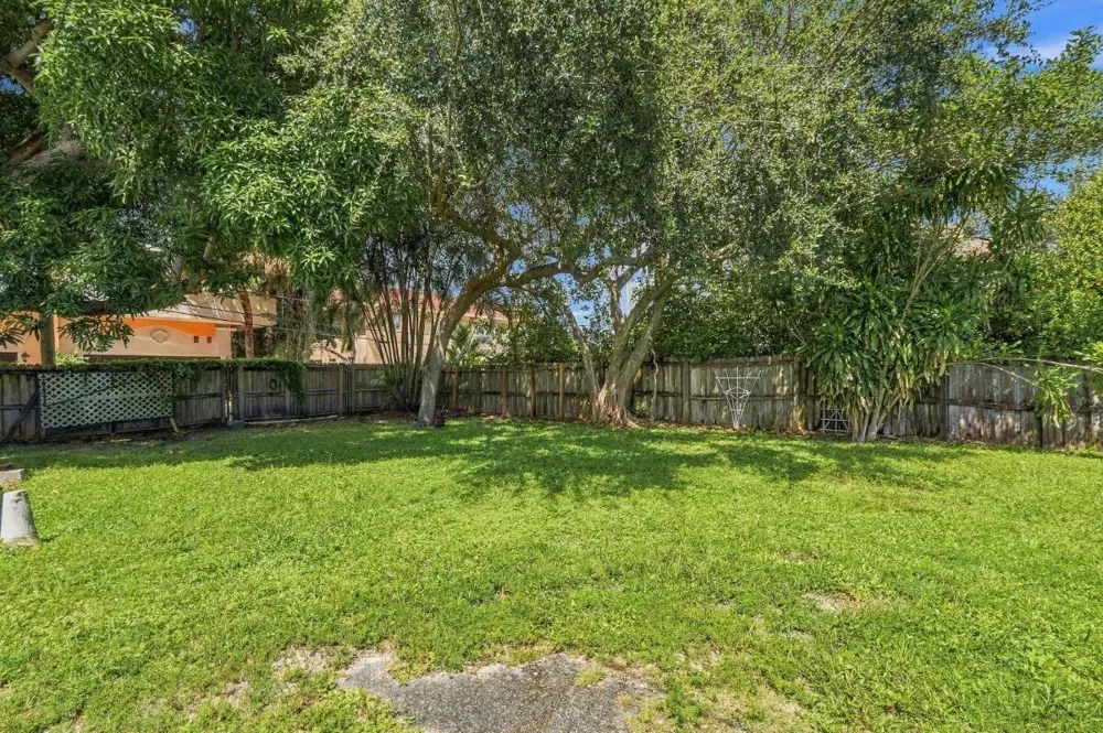 112 Swinton Avenue Delray Beach, FL 33444