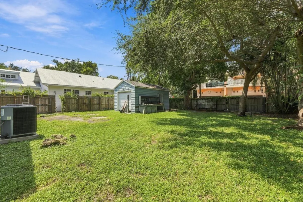 112 Swinton Avenue Delray Beach, FL 33444