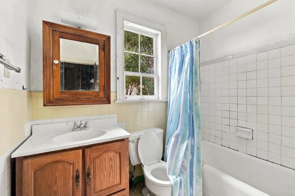 112 Swinton Avenue Delray Beach, FL 33444