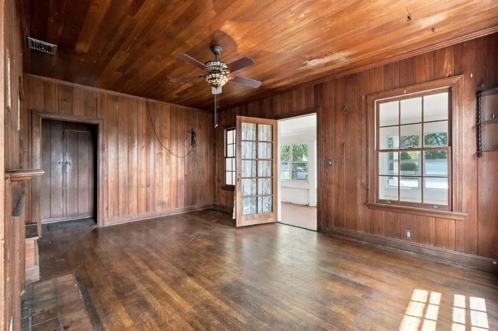 112 Swinton Avenue Delray Beach, FL 33444