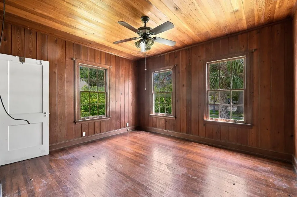 112 Swinton Avenue Delray Beach, FL 33444