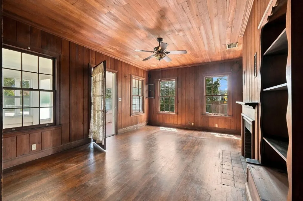 112 Swinton Avenue Delray Beach, FL 33444