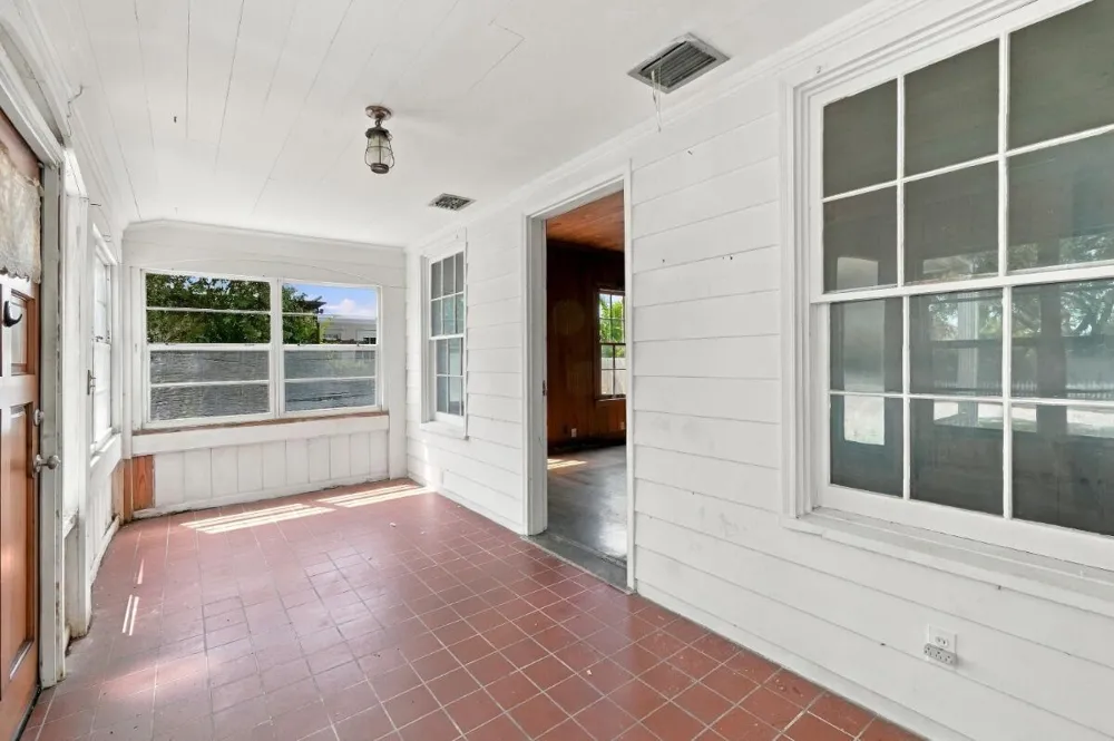 112 Swinton Avenue Delray Beach, FL 33444