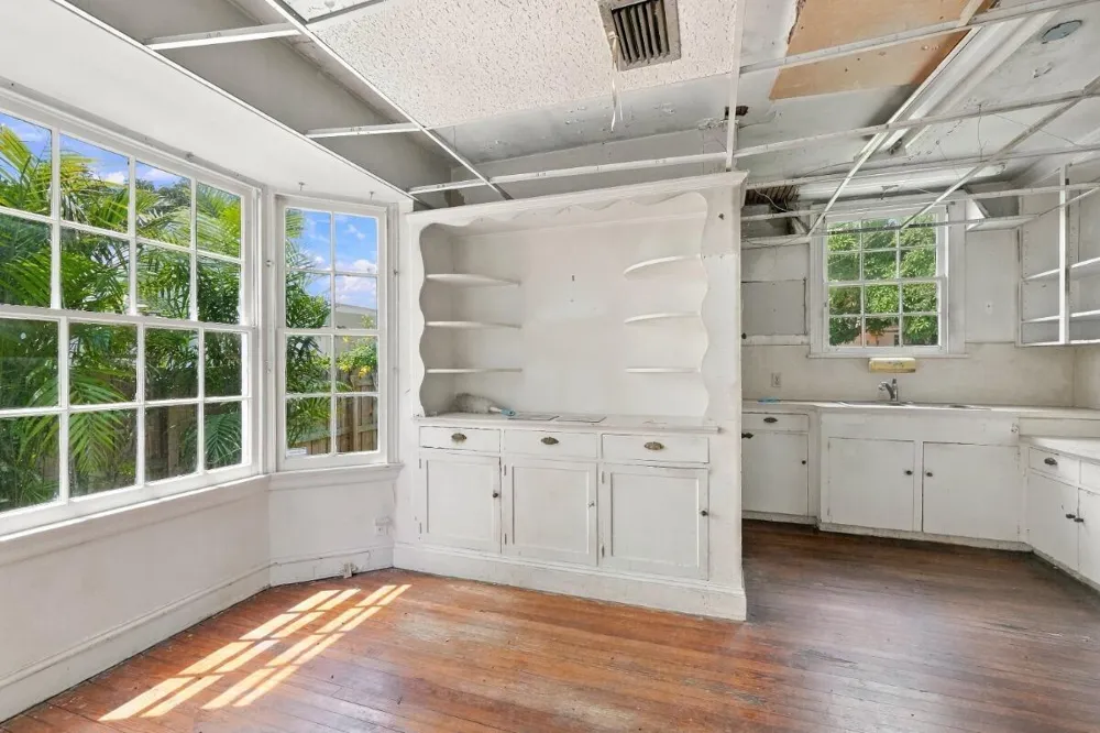 112 Swinton Avenue Delray Beach, FL 33444
