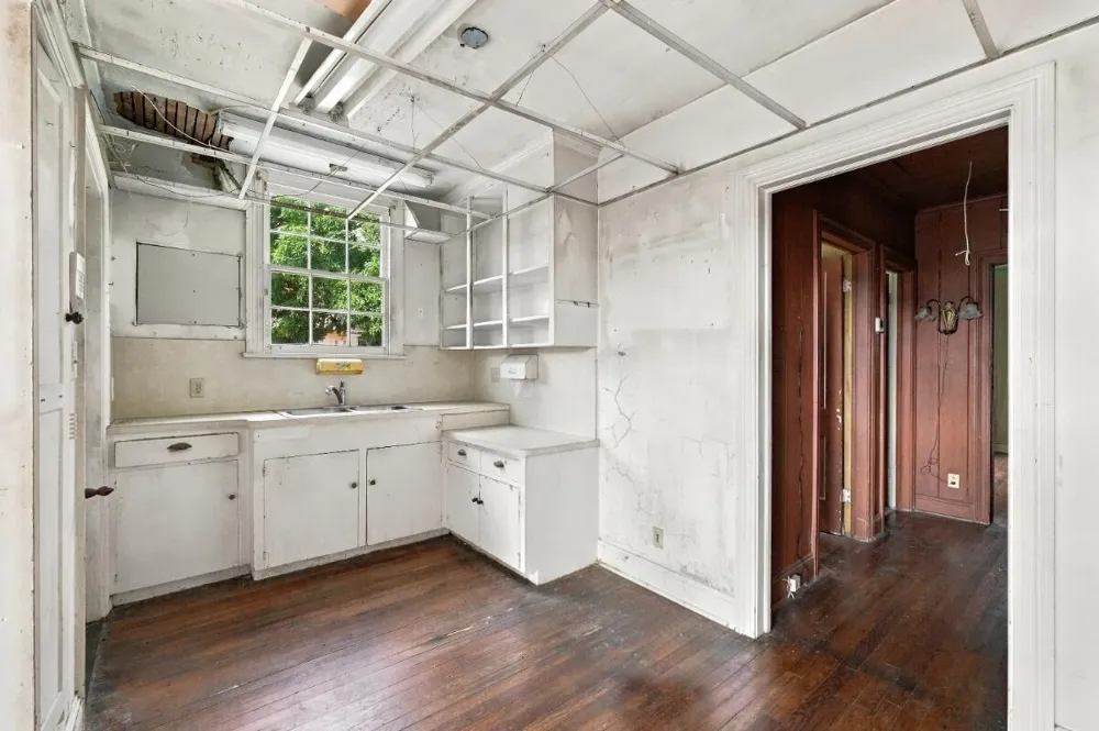 112 Swinton Avenue Delray Beach, FL 33444