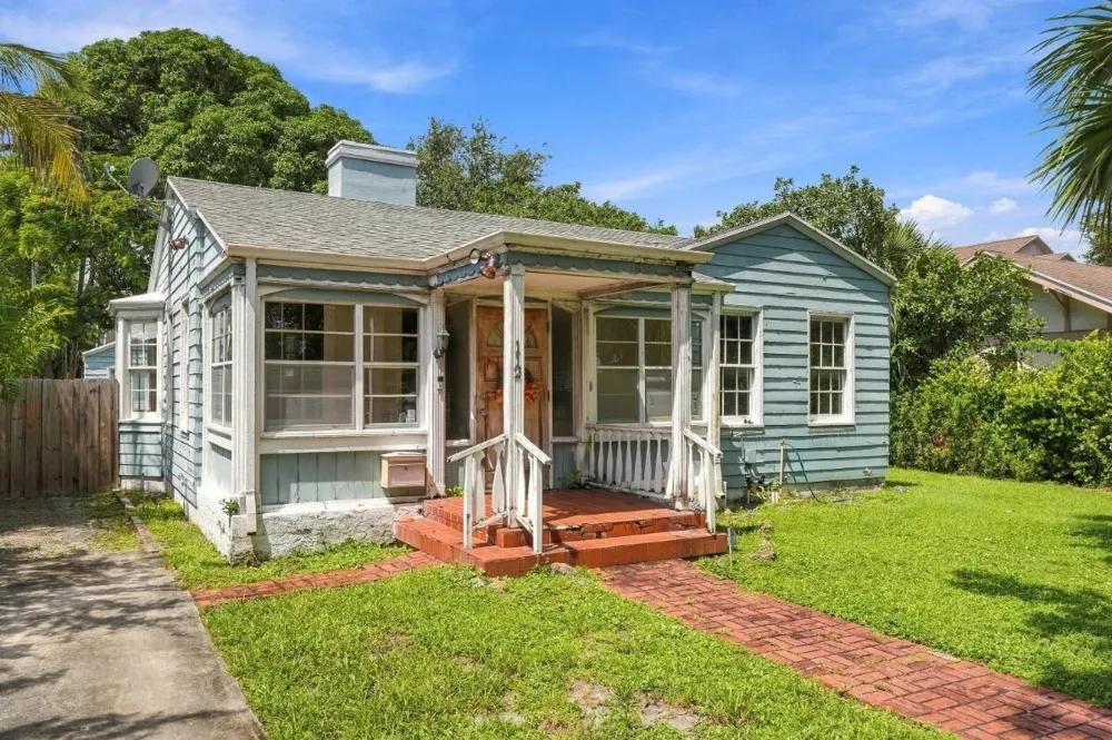 112 Swinton Avenue Delray Beach, FL 33444
