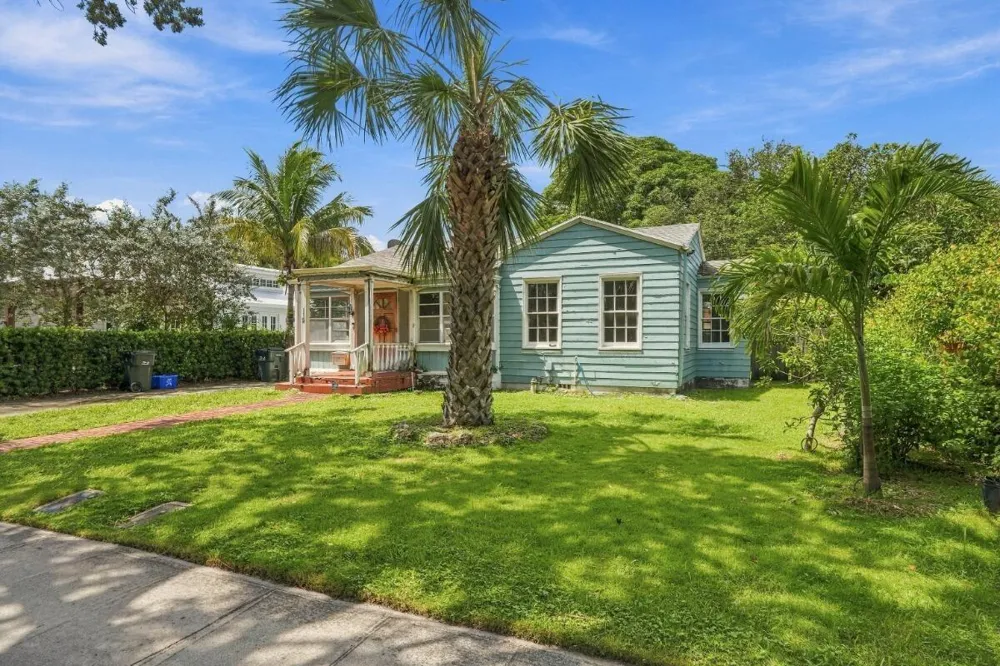 112 Swinton Avenue Delray Beach, FL 33444