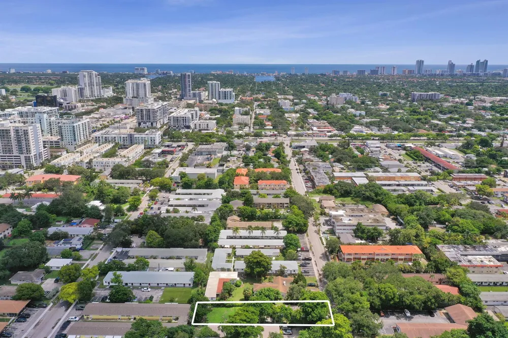 2315 MONROE STREET Hollywood, FL 33020