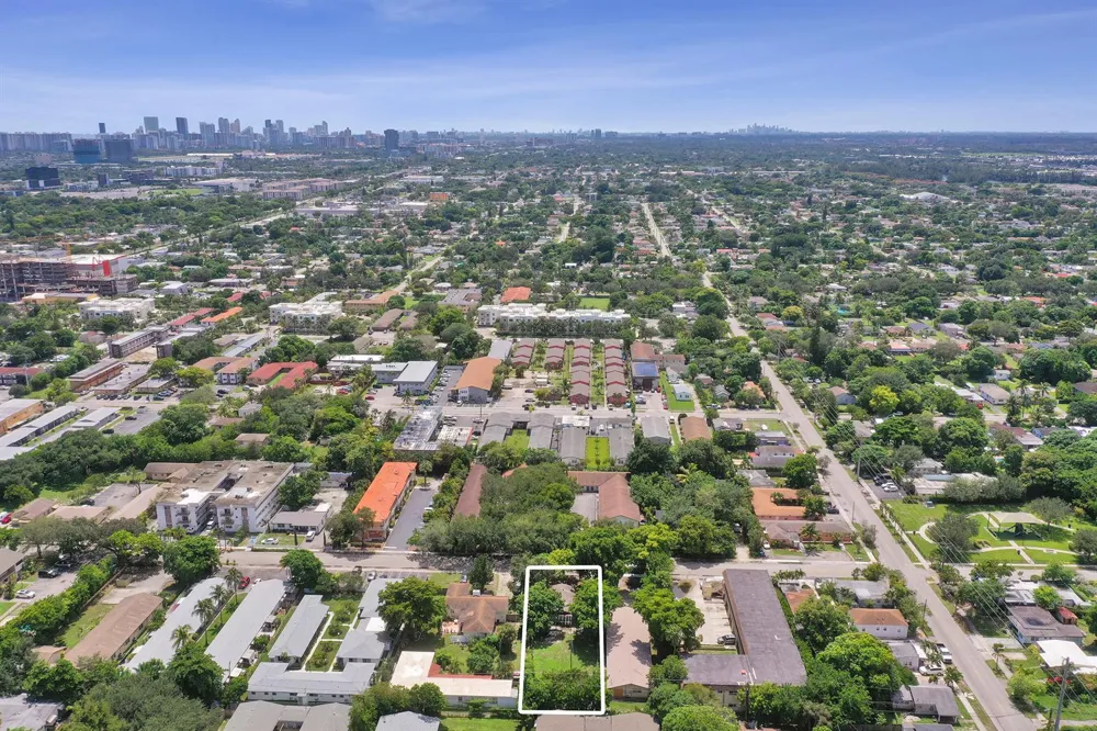2315 MONROE STREET Hollywood, FL 33020