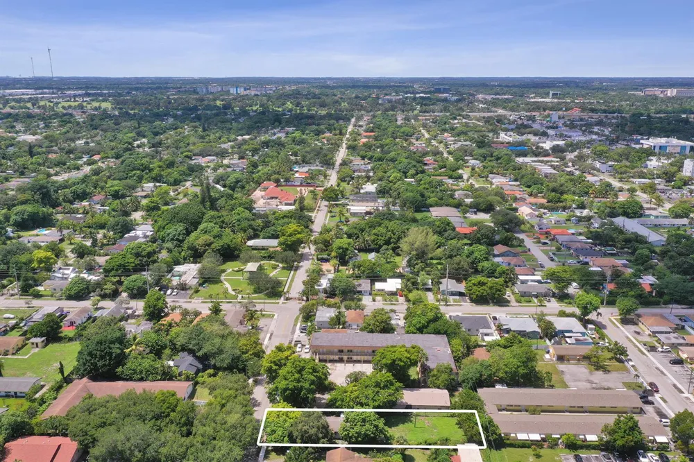 2315 MONROE STREET Hollywood, FL 33020