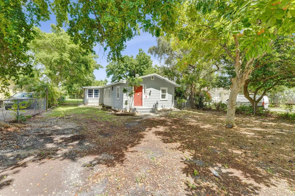 2315 MONROE STREET Hollywood, FL 33020