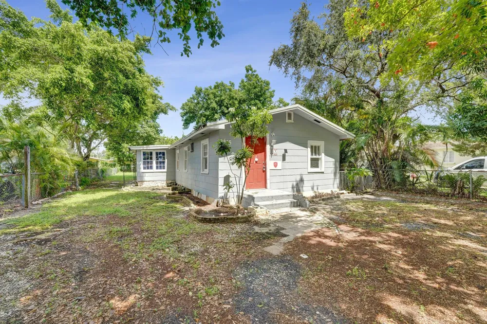2315 MONROE STREET Hollywood, FL 33020