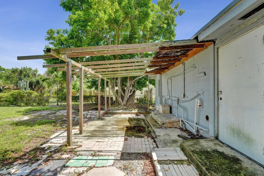 2315 MONROE STREET Hollywood, FL 33020