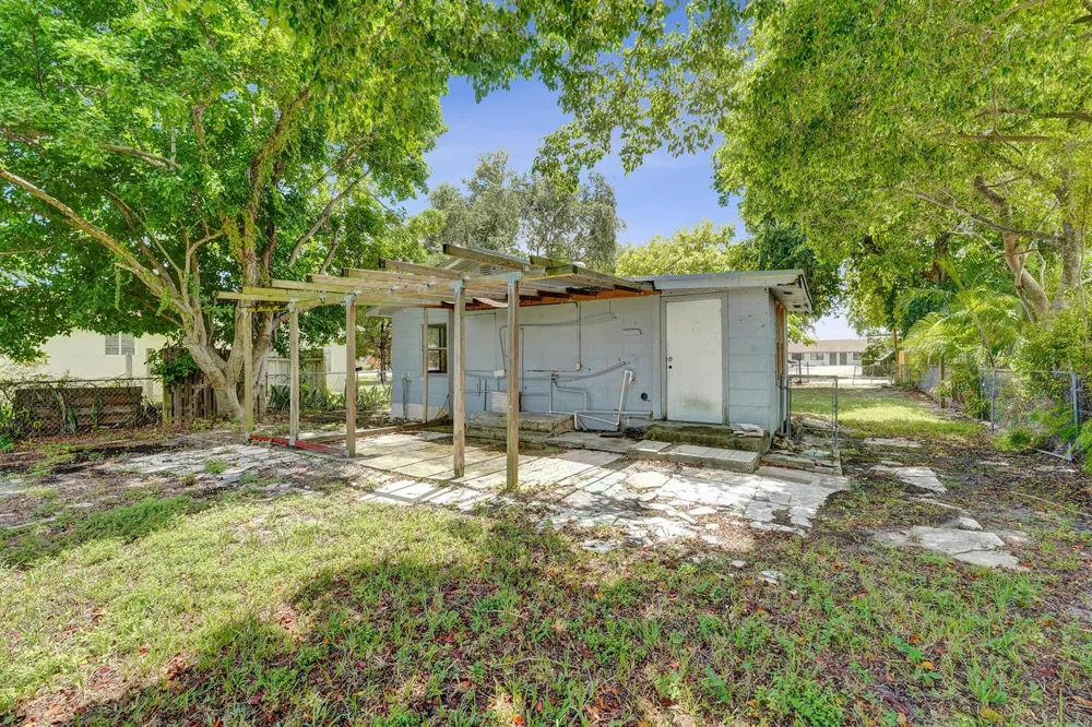 2315 MONROE STREET Hollywood, FL 33020